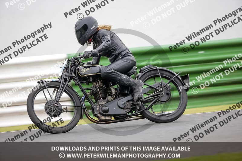 Vintage motorcycle club;eventdigitalimages;mallory park;mallory park trackday photographs;no limits trackdays;peter wileman photography;trackday digital images;trackday photos;vmcc festival 1000 bikes photographs